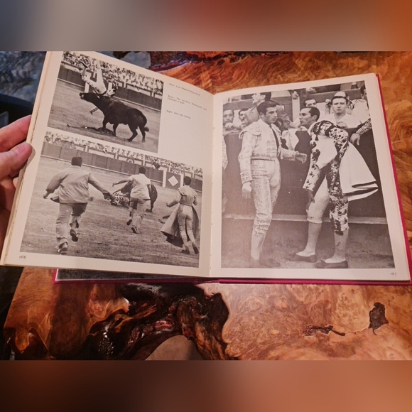 In The Presence of Death Antonio Ordonez by Shay Oag Bullfighting 1st Ed 1968 - Picture 8 of 10